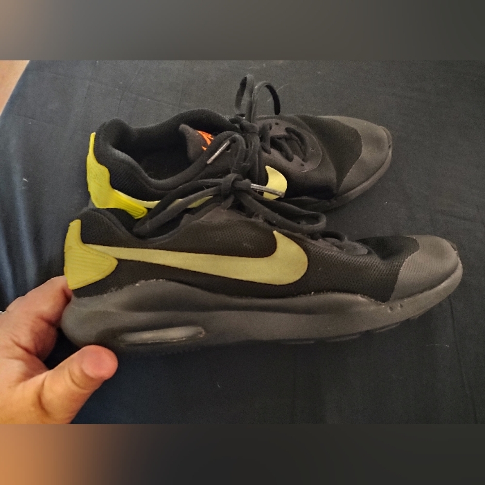 Nike Air Youth Size 4Y Black And Neon Green Yellow Purchased And Never Worn
